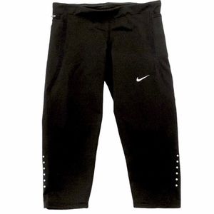 NIKE Dri-Fit Capri Leggings